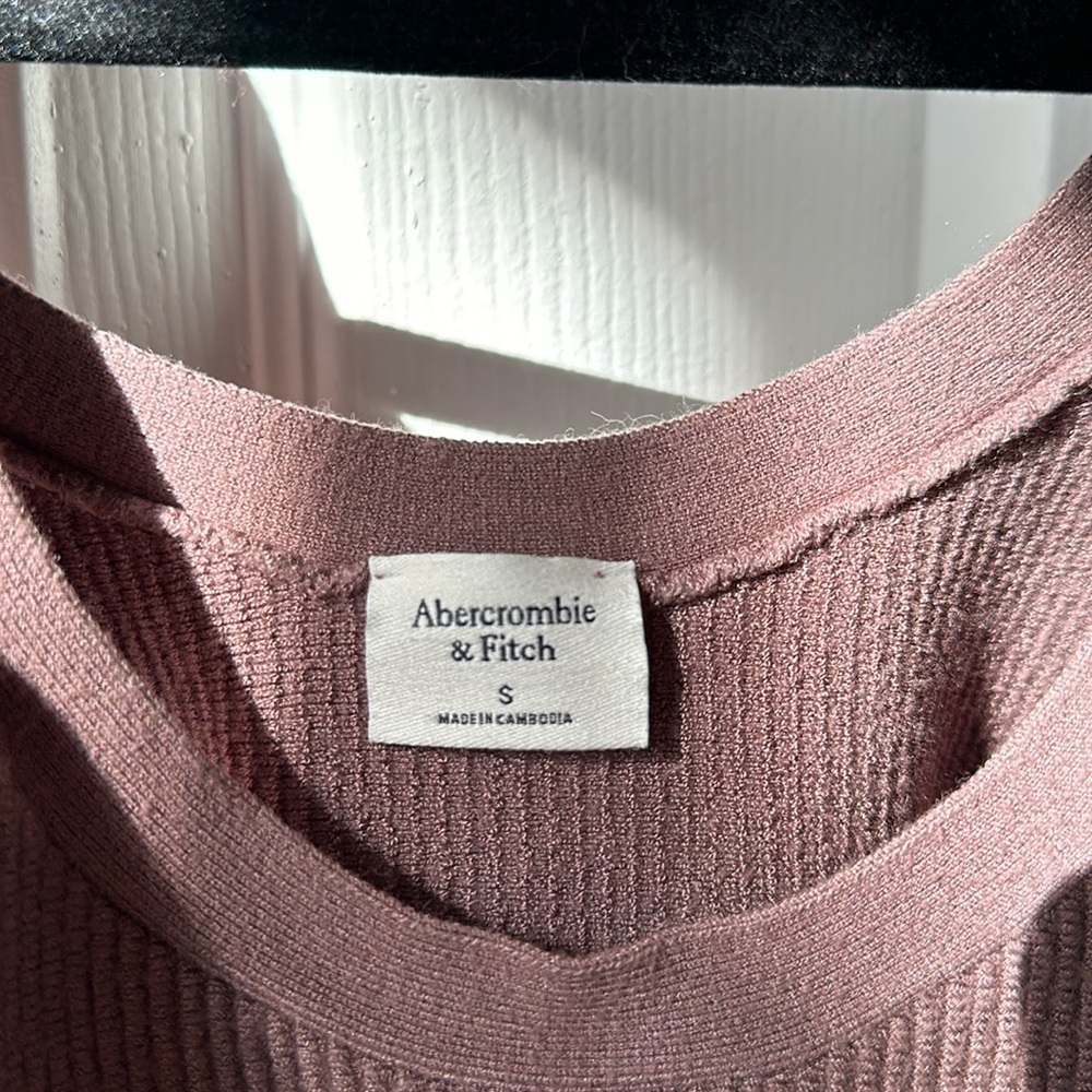 A&F Ribbed Scoop Neck Tank - Picture 3 of 3